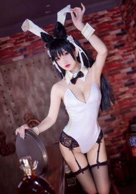触摸女孩
